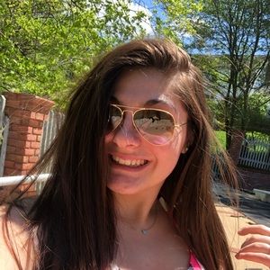 Meet your Posher, Hailey